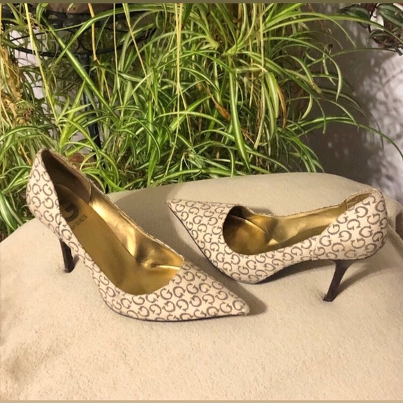 ✨2/$15✨ Shoes: G by GUESS 3.5” Heels/Pumps, Size 6 🛍 Bundle Me! - Picture 2 of 13